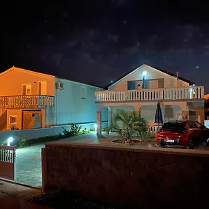 https://slatina-13-1.hotelinzadar.com