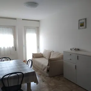 Comodo A Pochi Metri Dal Mare Appartamento